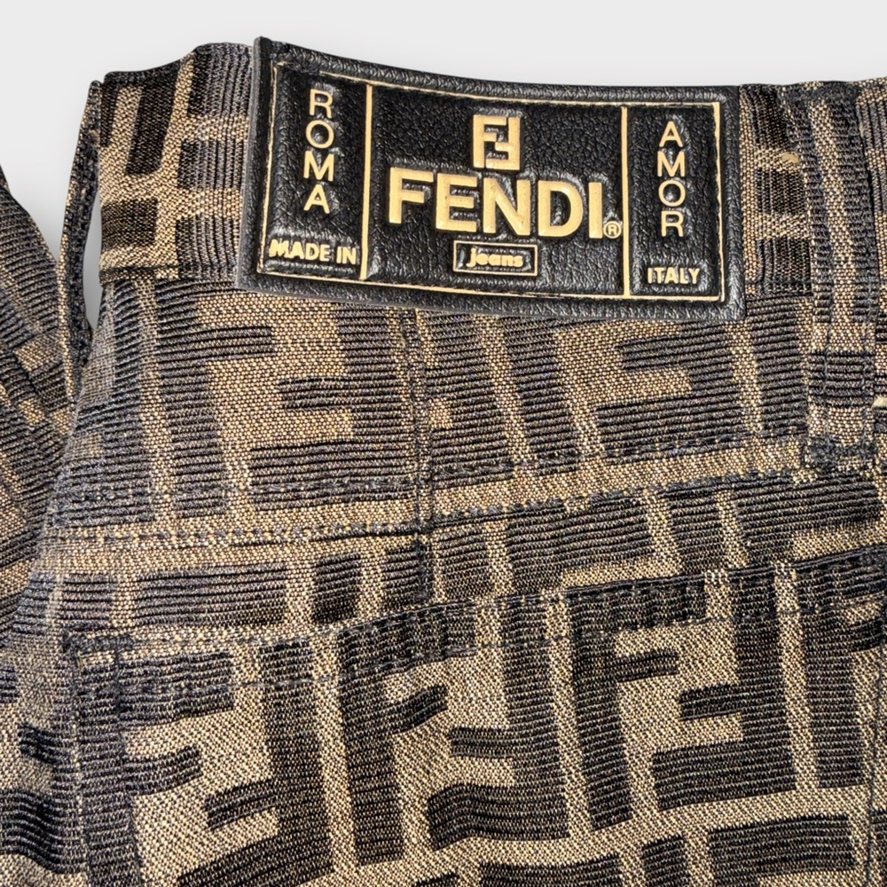 Authentic Vintage Fendi Zucca Monogram Jeans – IT 41 (fits 26/27) - Picture 4 of 16